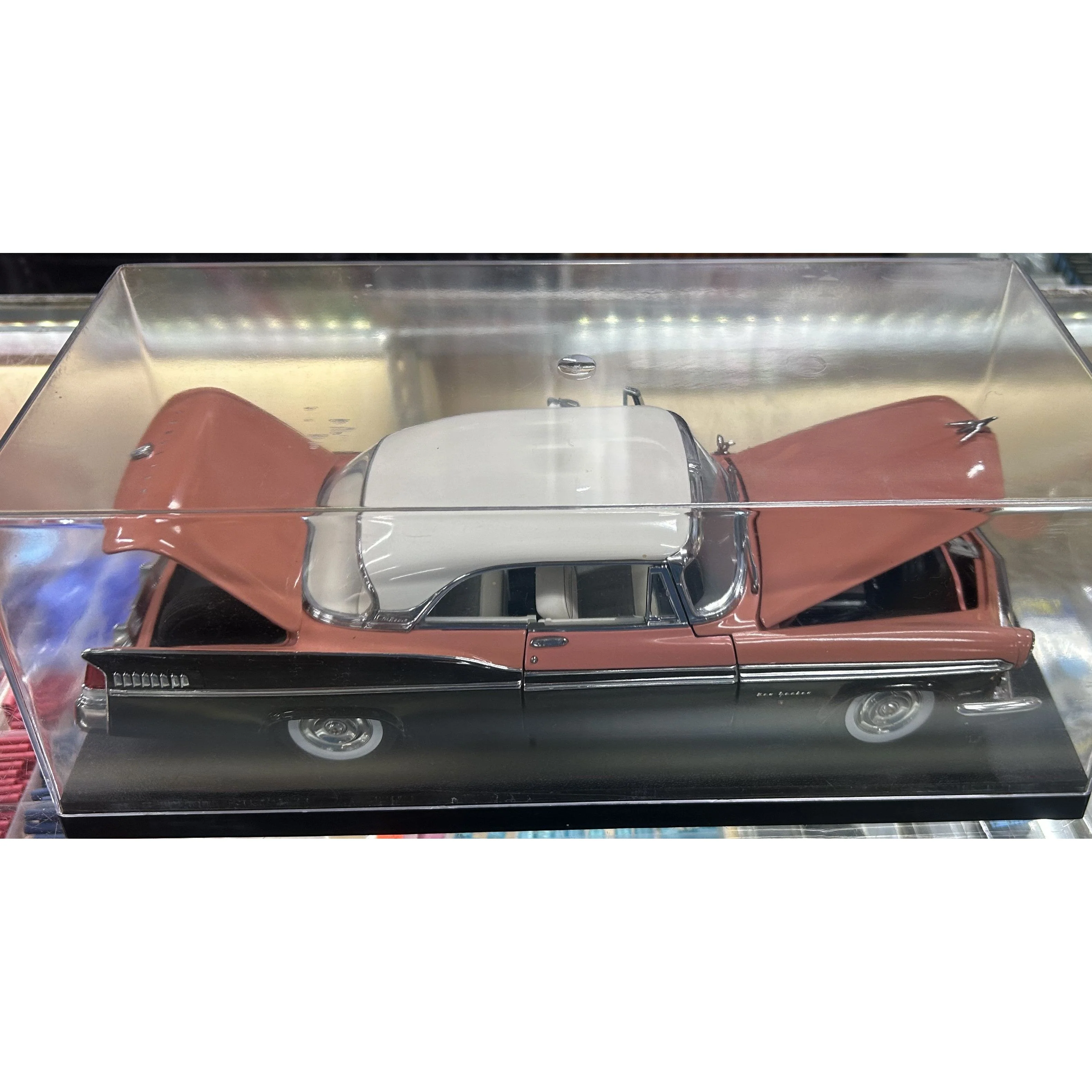 1/18 Scale ACME Chrysler New Yorker - Image 5