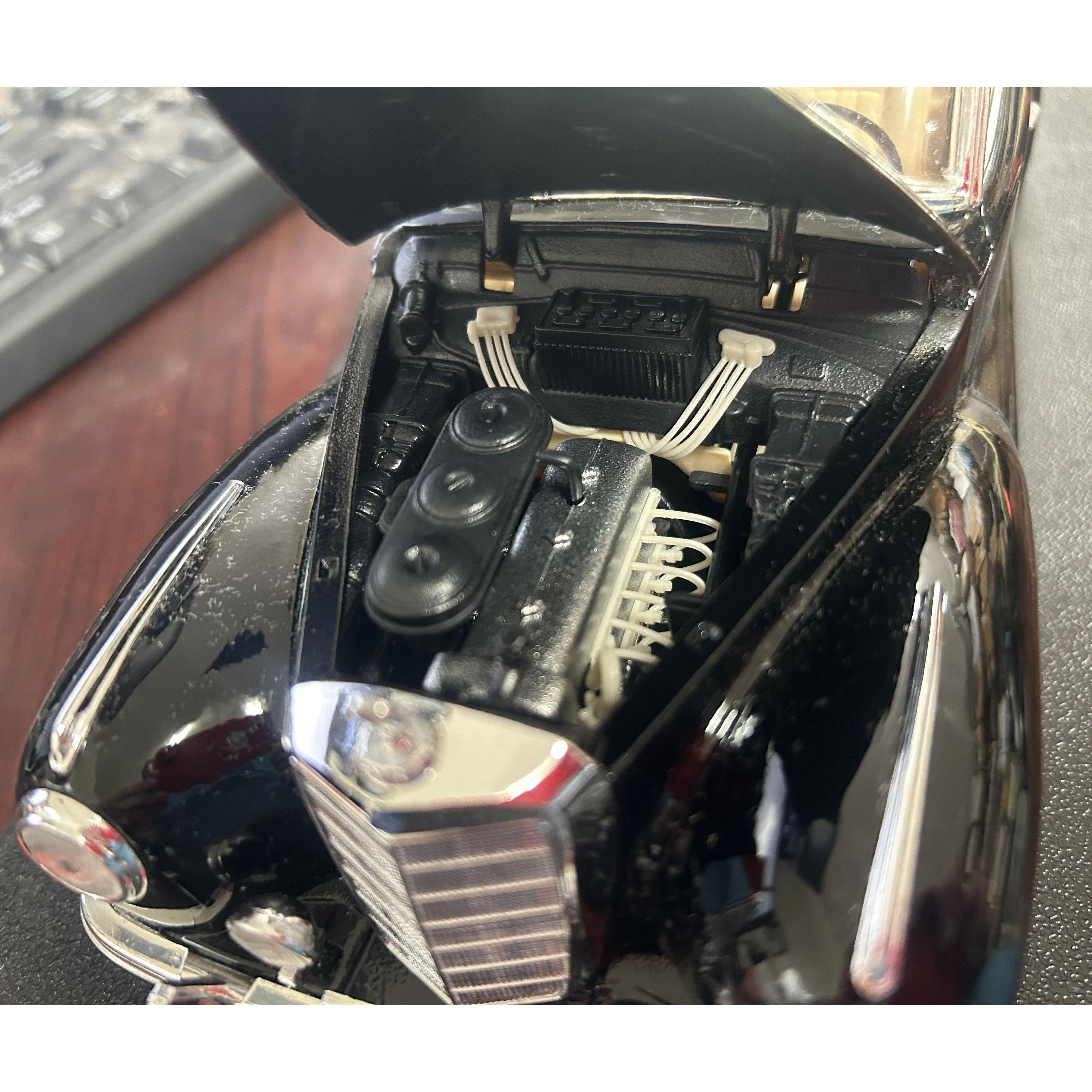 1/18 Scale Maisto 1955 Special Edition Mercedes Benz 300s - Image 2