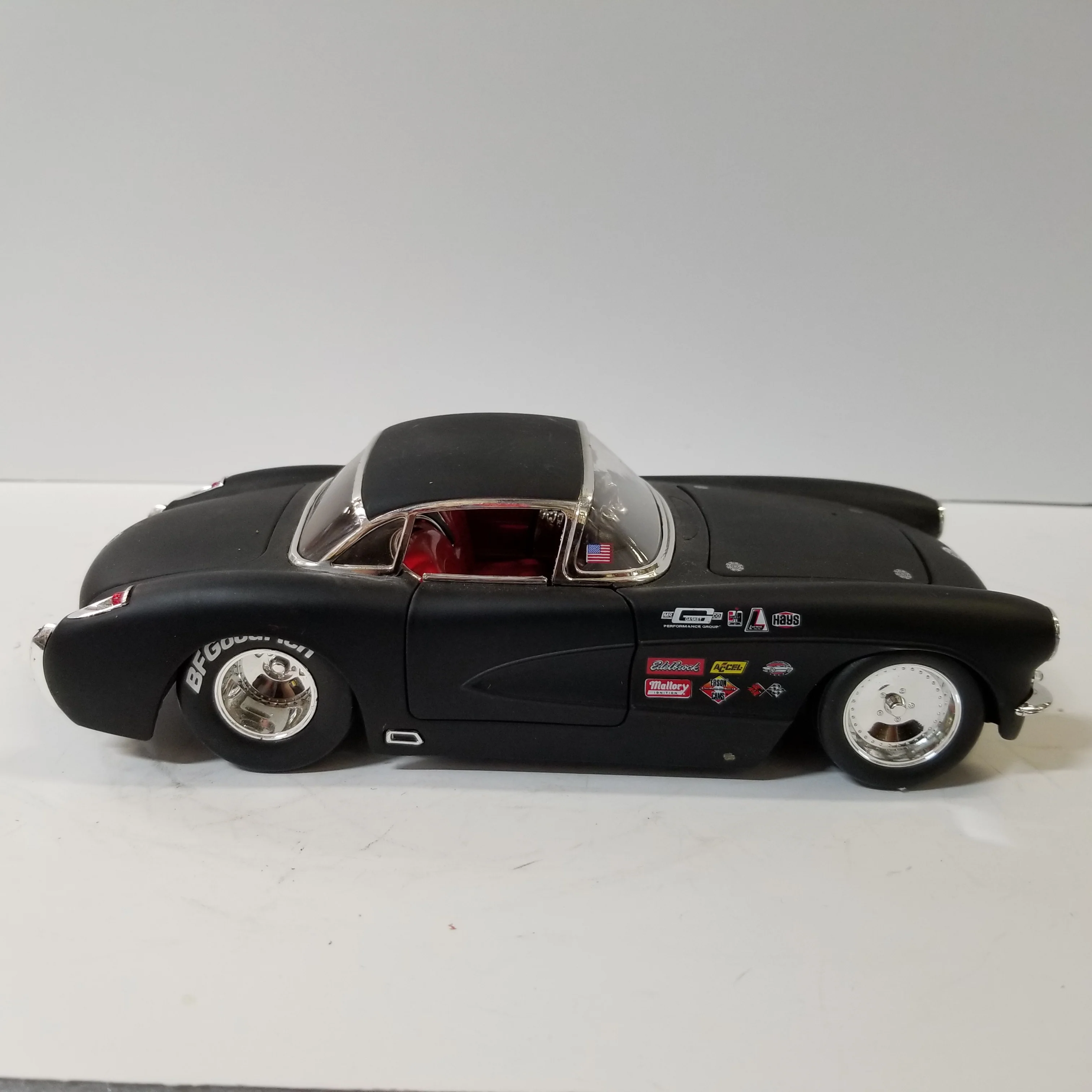 1/24 Scale Jada Toys 1957 Chevy Corvette - Image 2