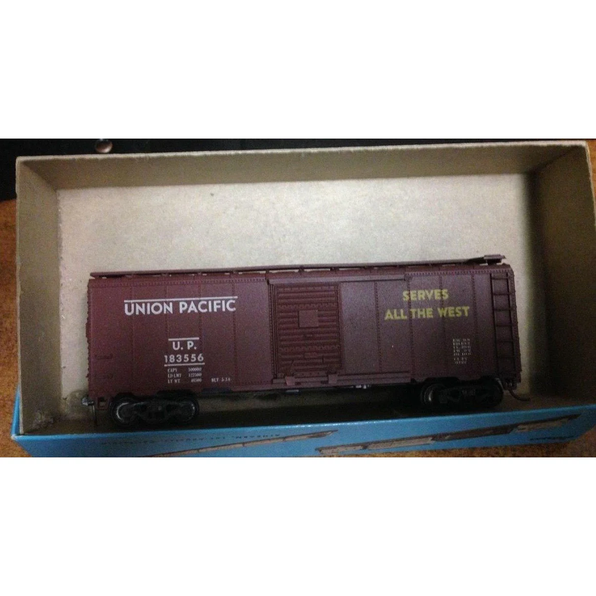 Athearn HO Scale 40' Union Pacific Box Car