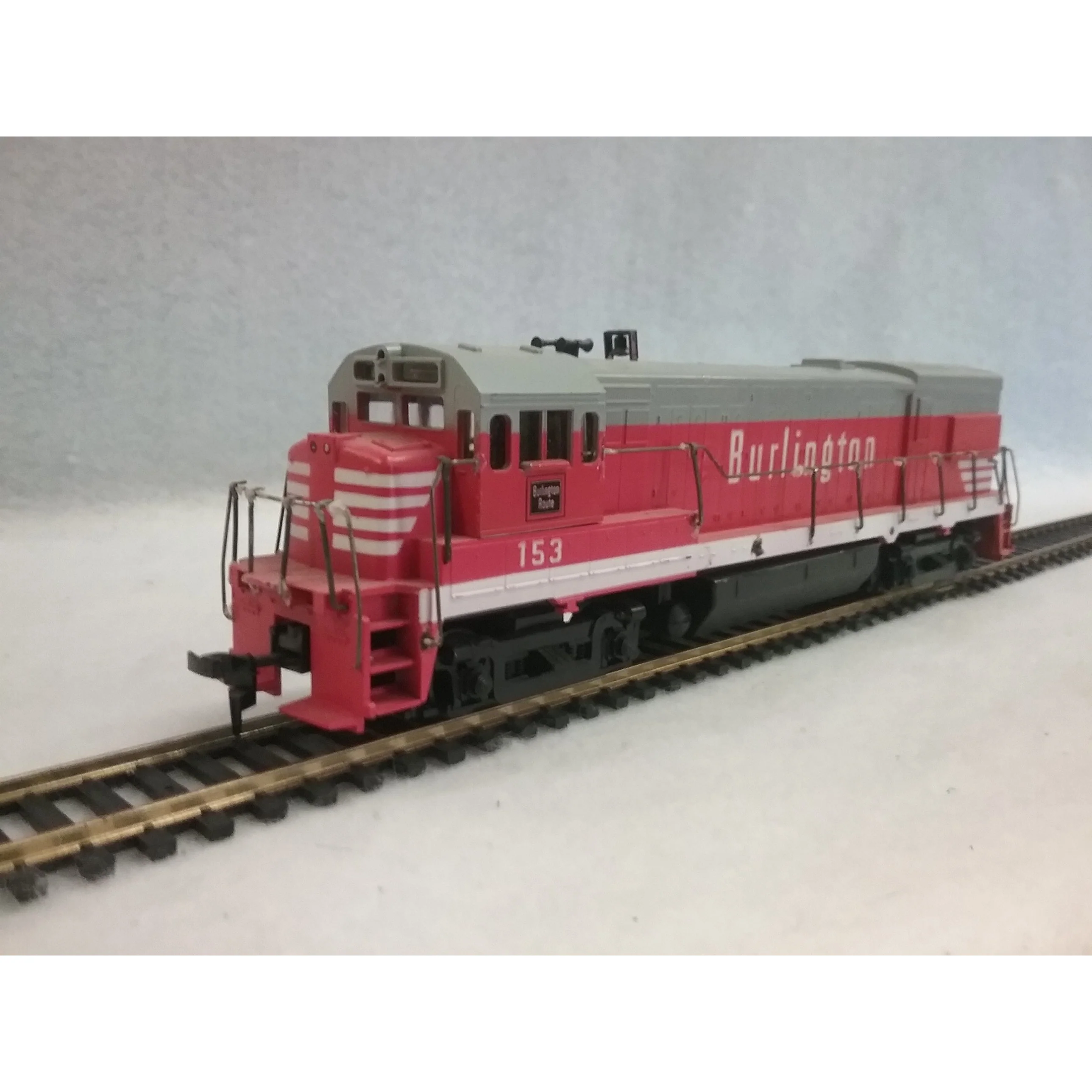 HO Scale Athearn CB&Q Burlington #153 Unpowered - Image 3