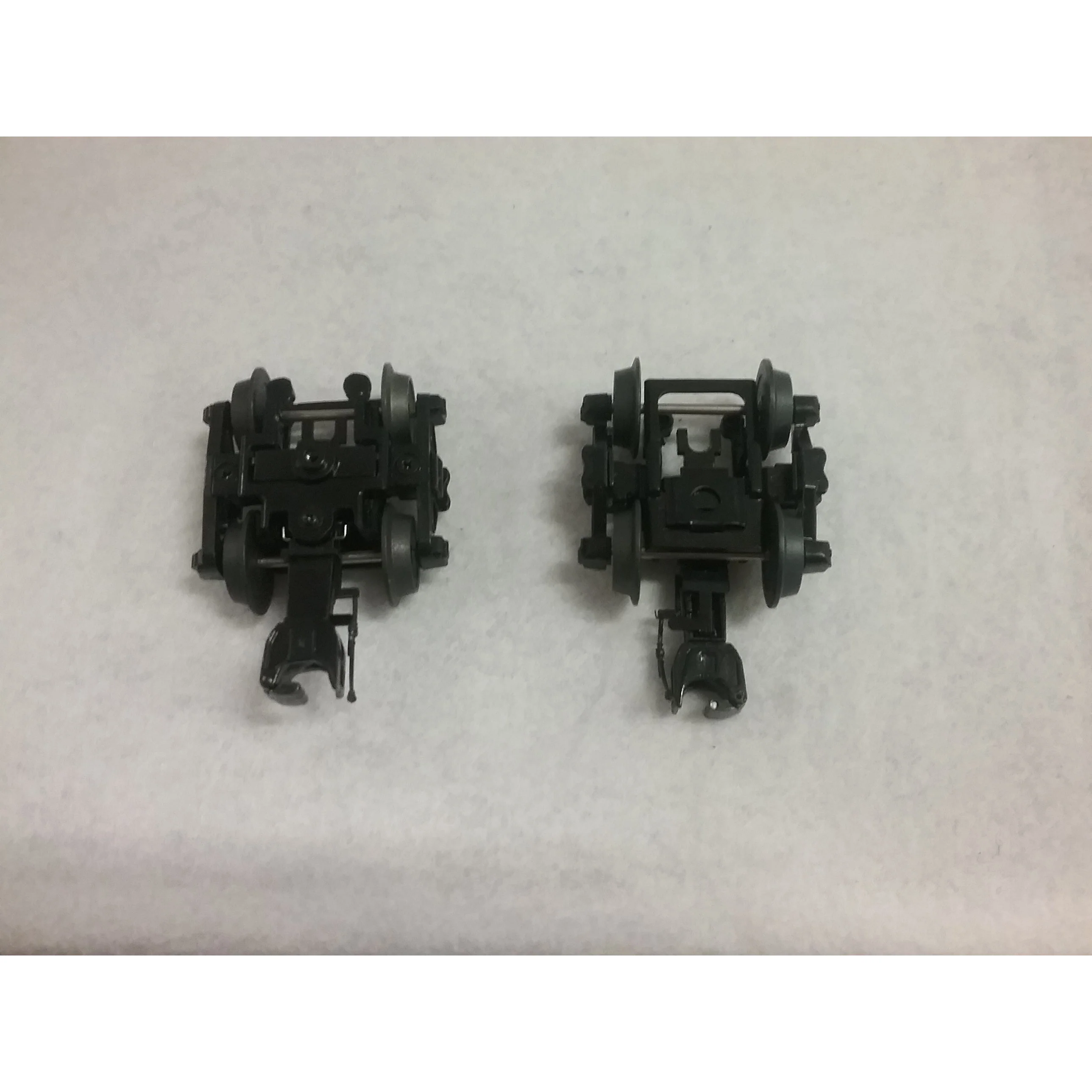 MTH 3 rail Trucks with Couplers (2)