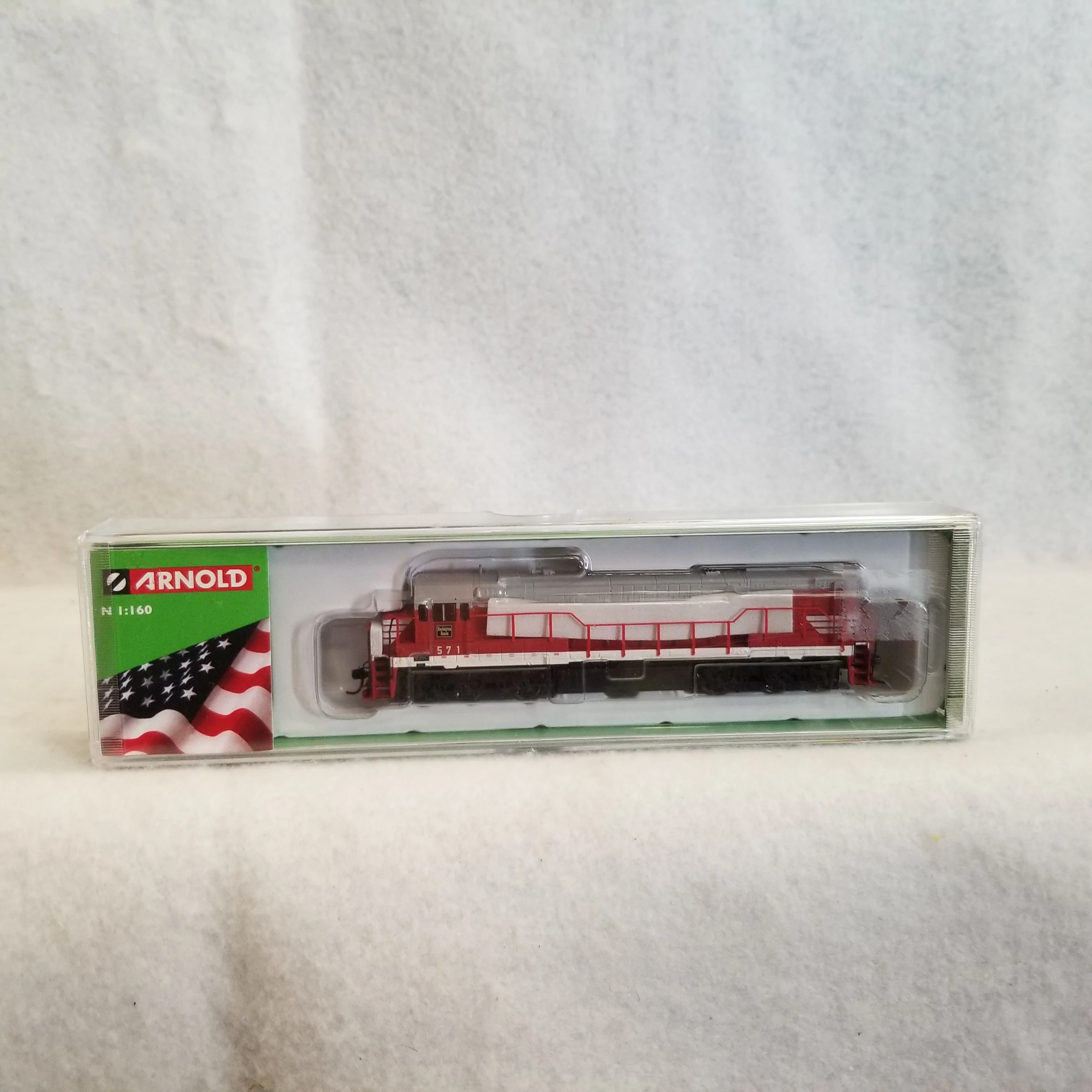 N Scale Arnold No.HN2311 Chicago Burlington And Quincy Locomotive #571 - Image 4