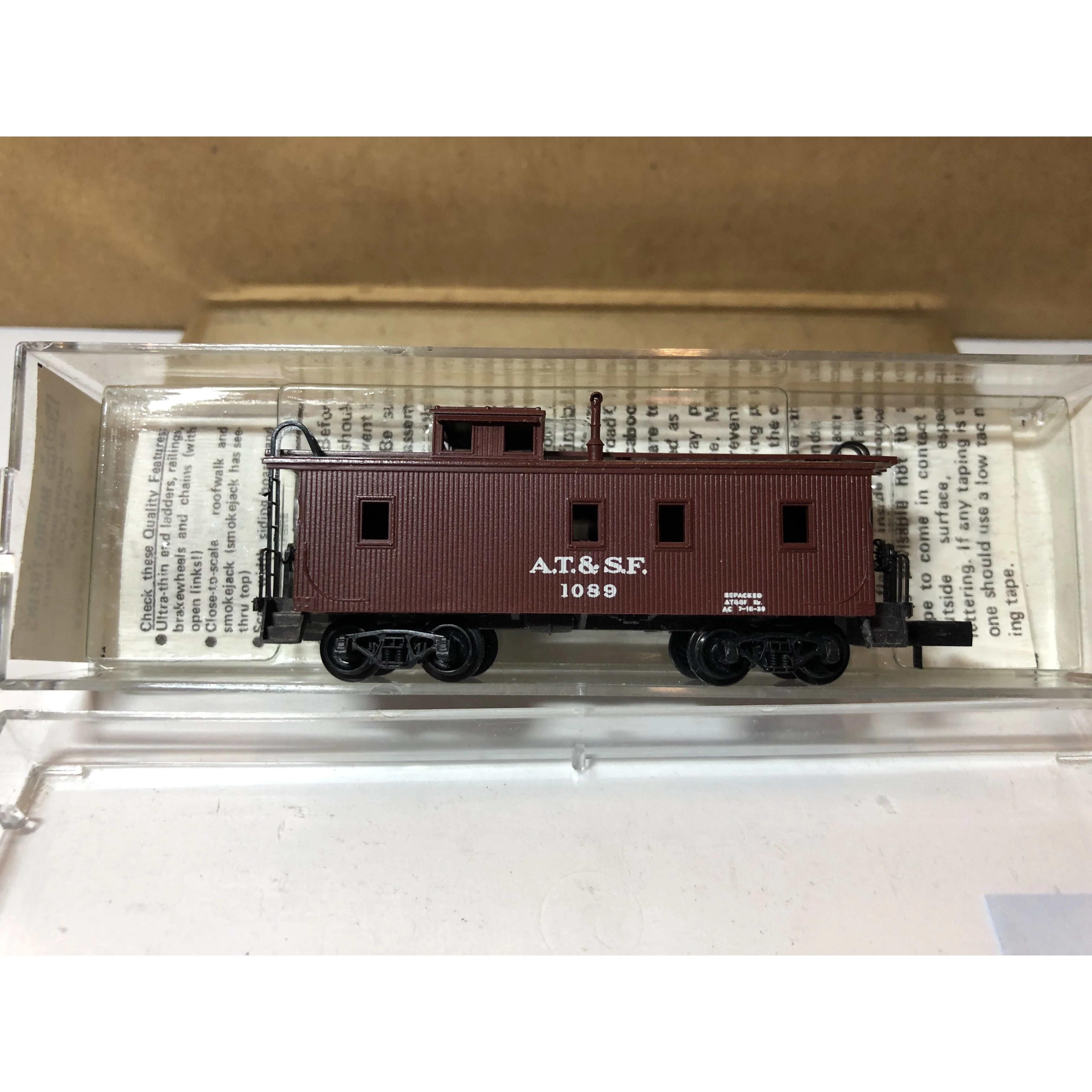 N Scale Kadee 50040 ATSF 34' Wood Sheathed Caboose