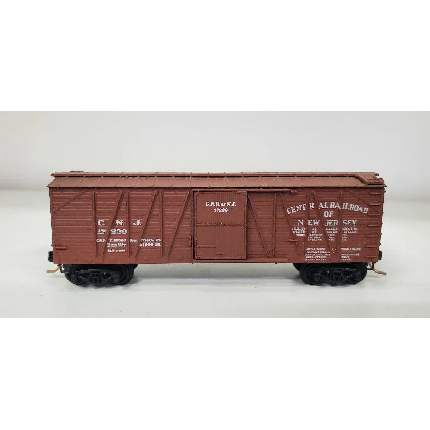 N Scale Micro Trains Central Railroad of New Jersey Box Car