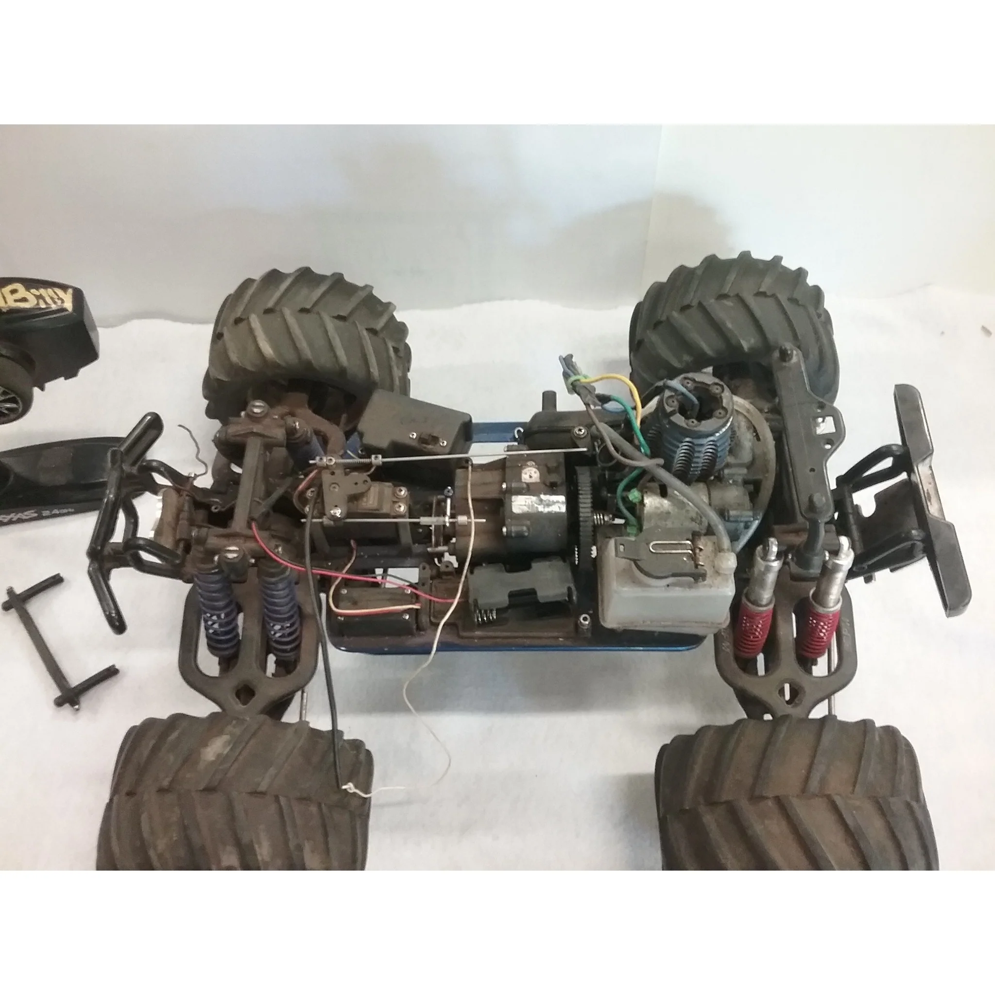 Running T-Maxx - needs TLC - Image 2