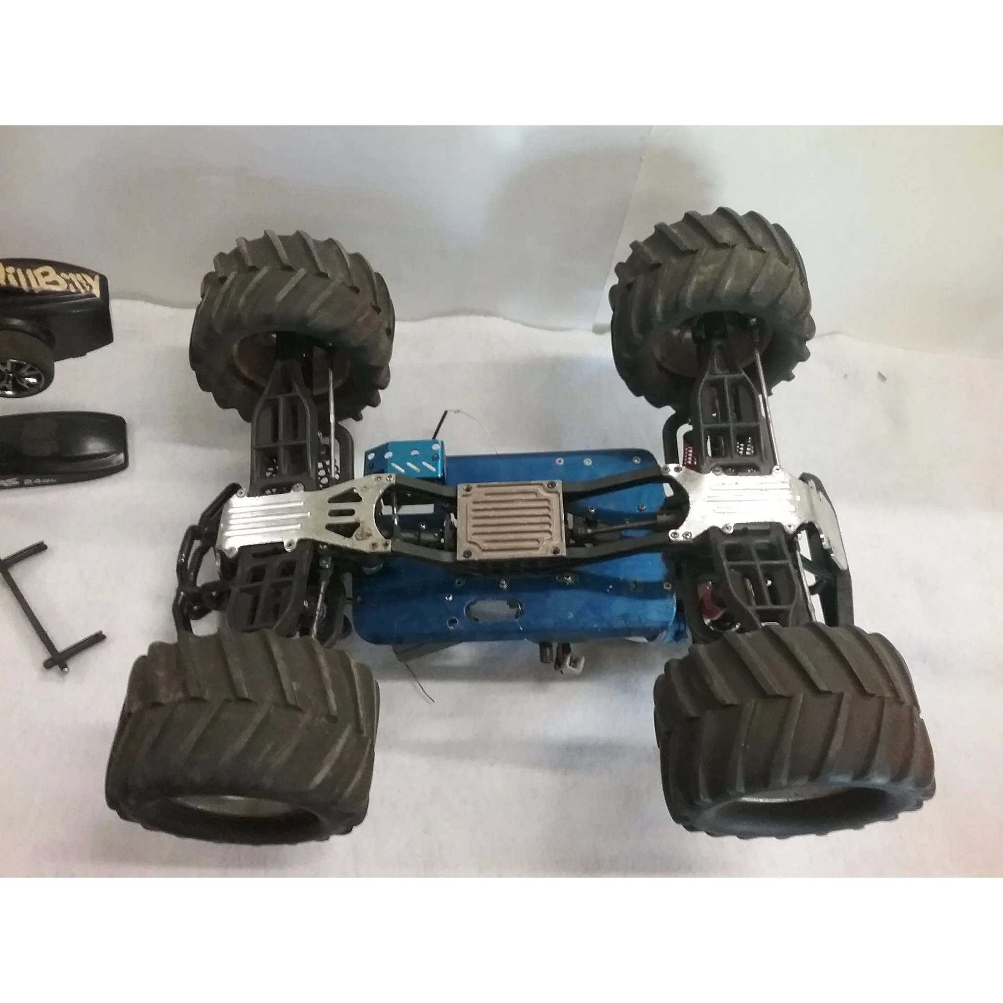 Running T-Maxx - needs TLC - Image 3