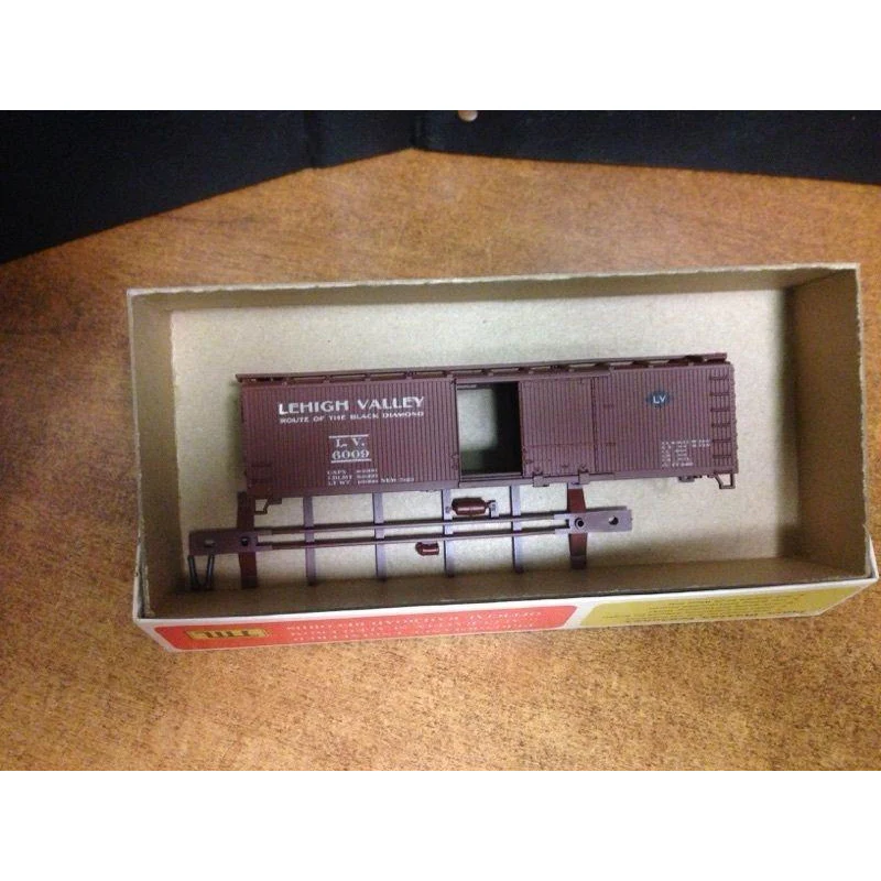 Train-Miniature 40' Lehigh Valley Boxcar